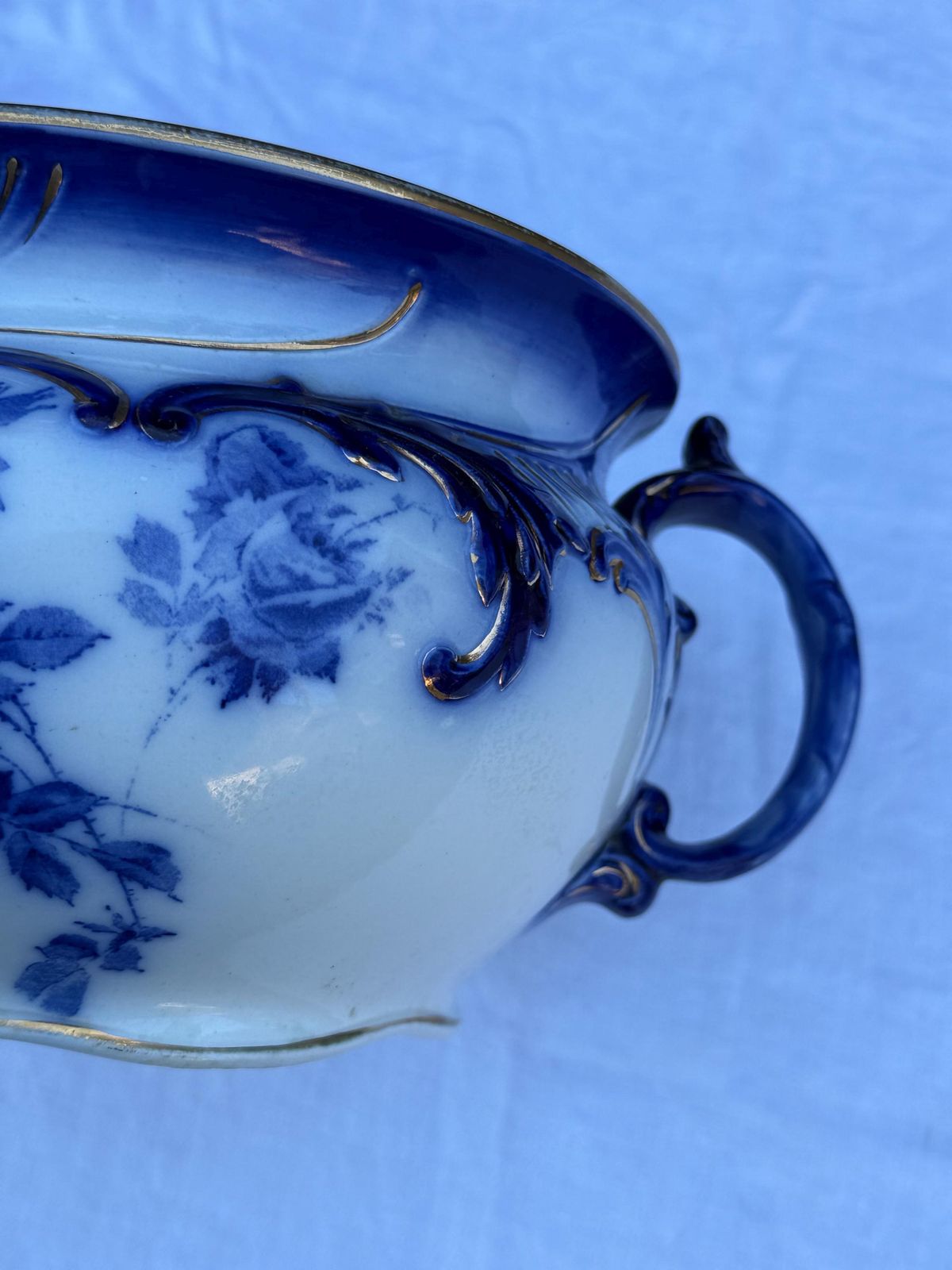 photo furniture Antique Royal Doulton Adele De Dijon Chamber Pot Blue White Edwardian Planter England