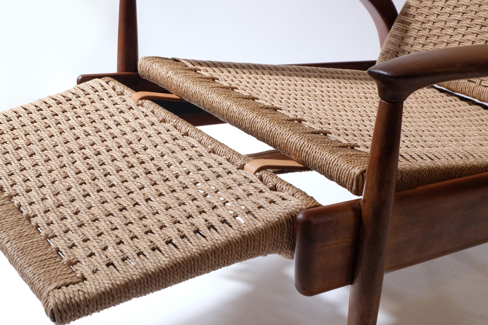 Mid Century Modern Reclining Lounge Chair photo for sale