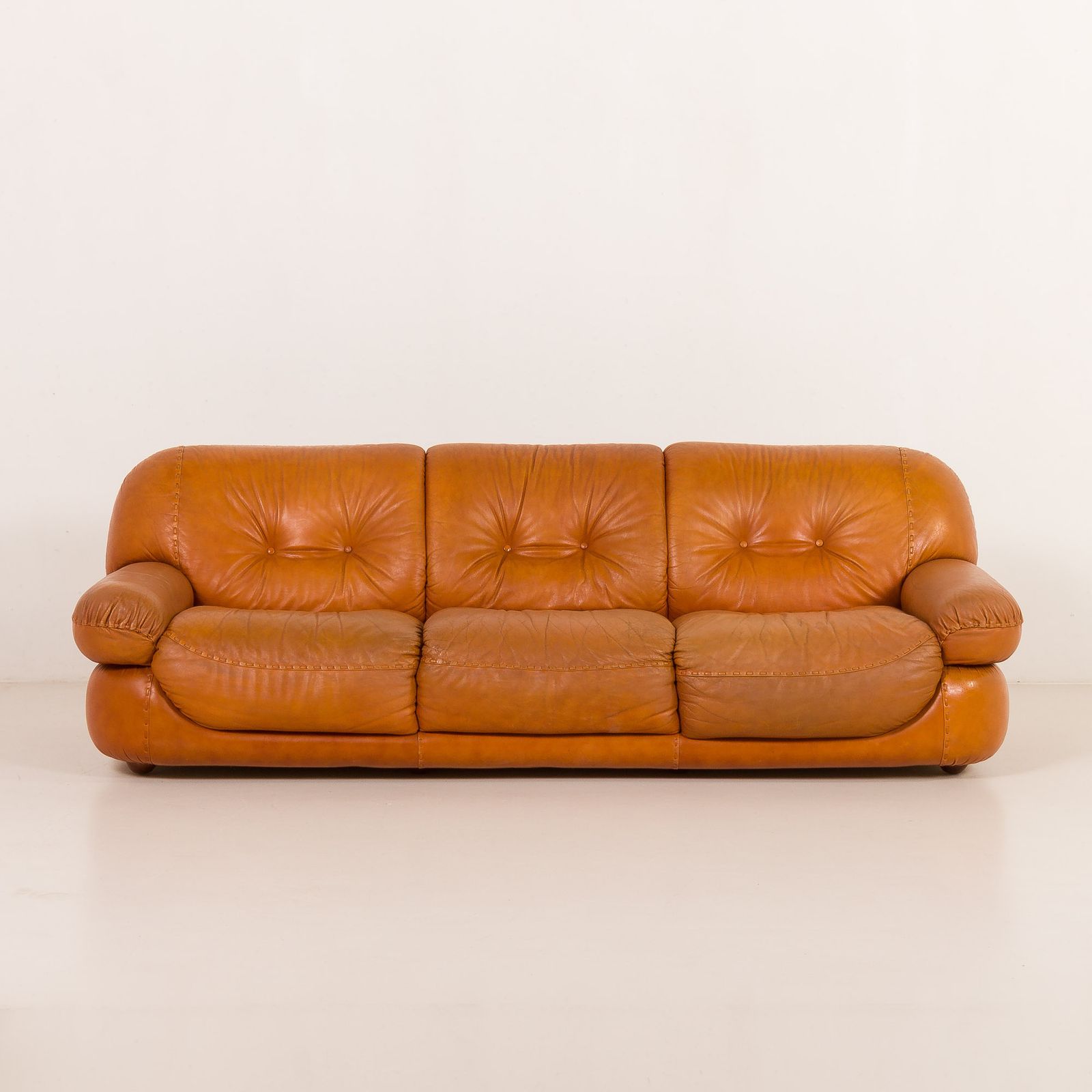 Mobil Girgi Sapporo Leather Sofa, 1970s photo furniture