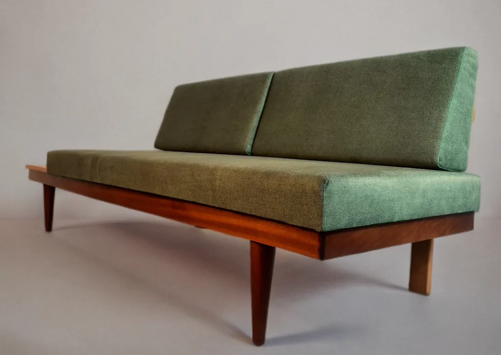 photo buy Scandinavian Mid Century Daybed In Teak By Ekornes,  1960s