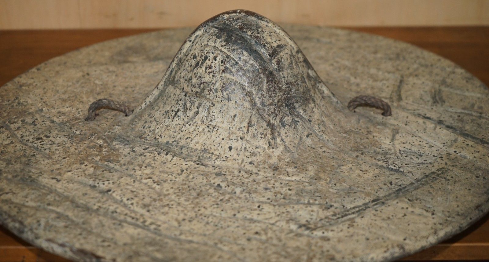 Antique Bedja Animal Hide Shield From Sudan Made In Pressed Hard Leather & Rope photo vinterior
