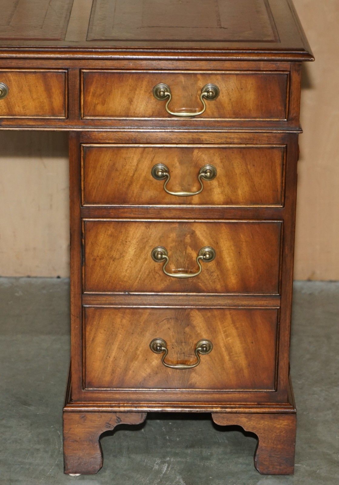 Lovely Bevan Funnell Mahogany Partner Desk Oxblood Gold Leaf Tooled Leather Top photo buy