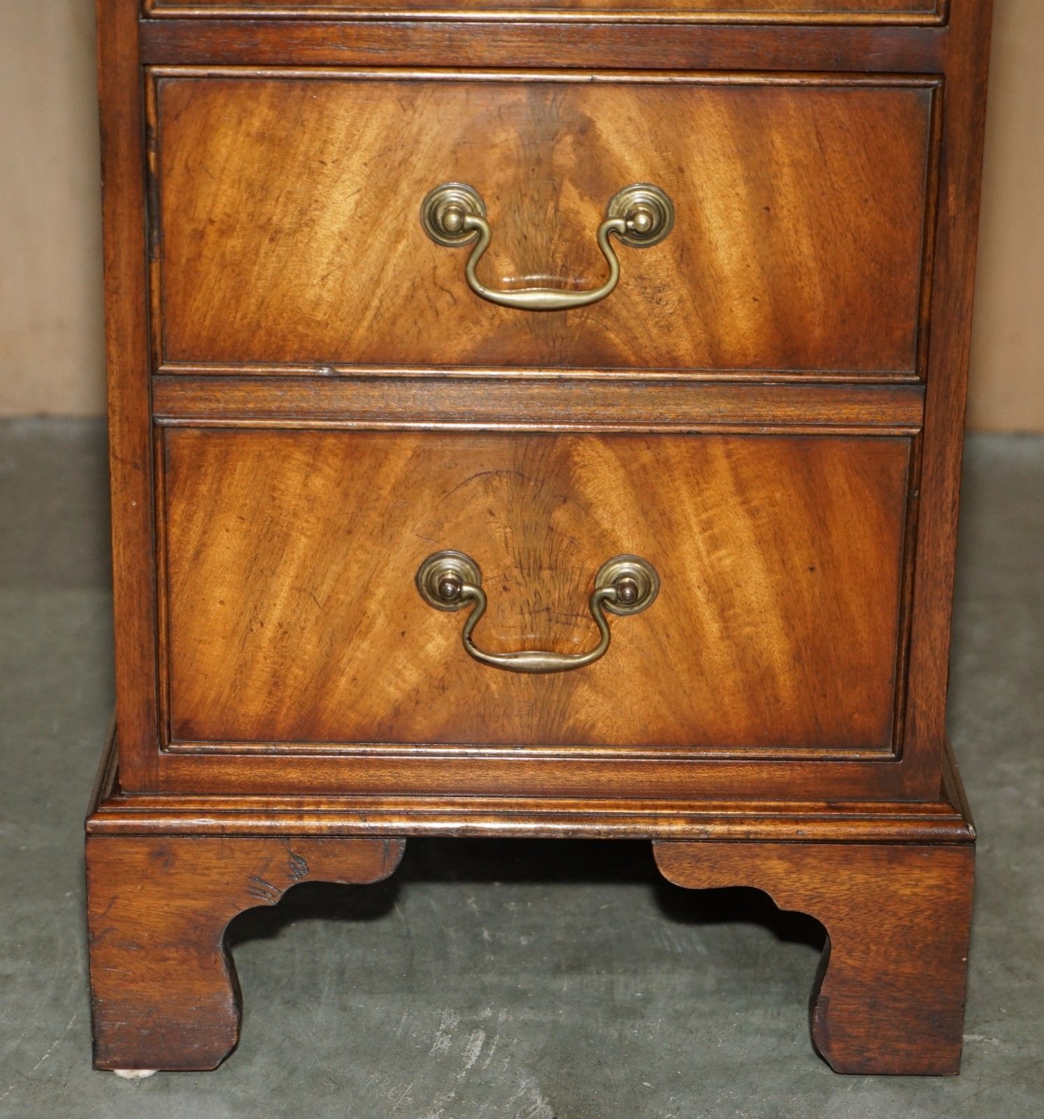 photo furniture Lovely Bevan Funnell Mahogany Partner Desk Oxblood Gold Leaf Tooled Leather Top