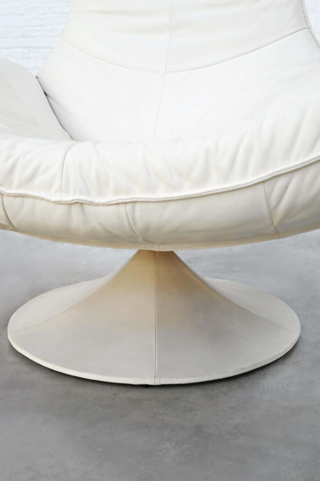 Wammes Lounge Chair By Gerard Van Den Berg For Montis, 1970s photo vinterior