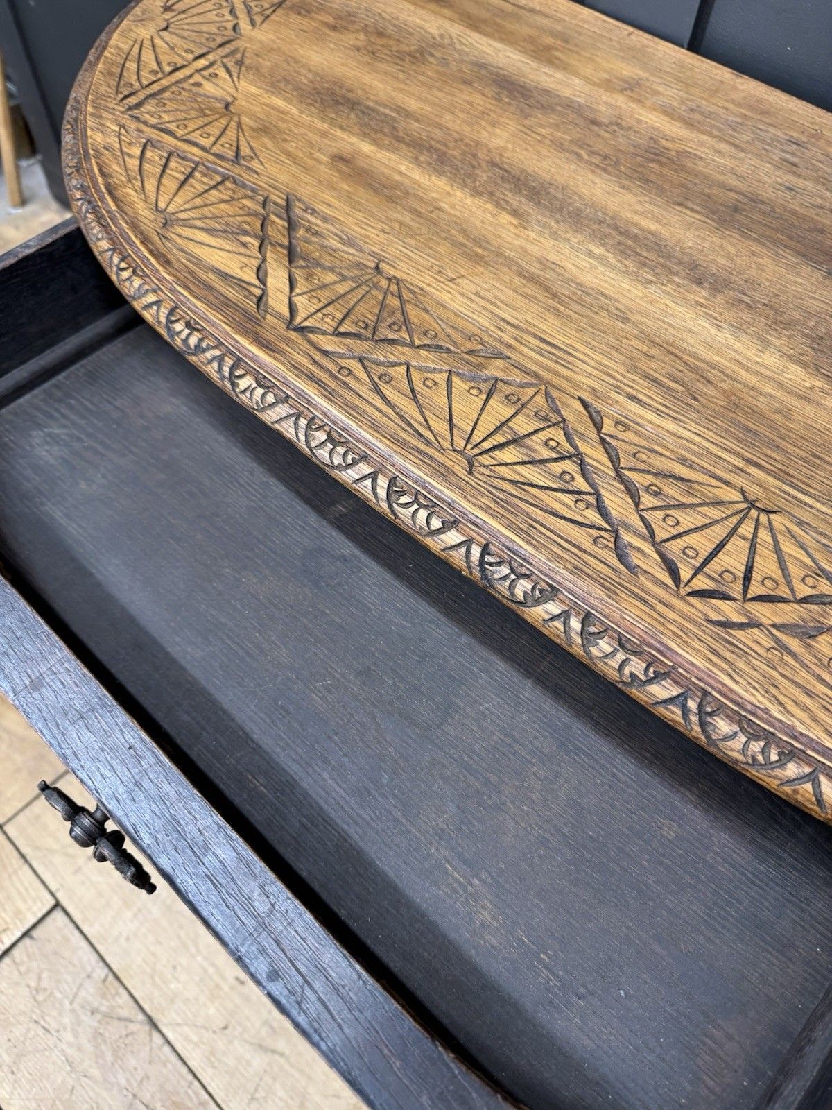 photo furniture Antique Carved Oak Side Table Console Table Hall Table Drawer Desk Furniture