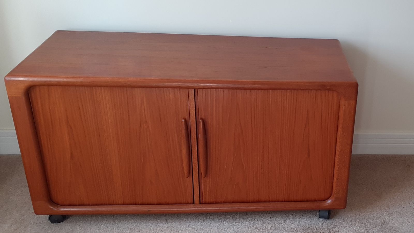 Beautiful Vintage 1980 Dyrlund Danish Teak Media, Tv, Games Console Unit
