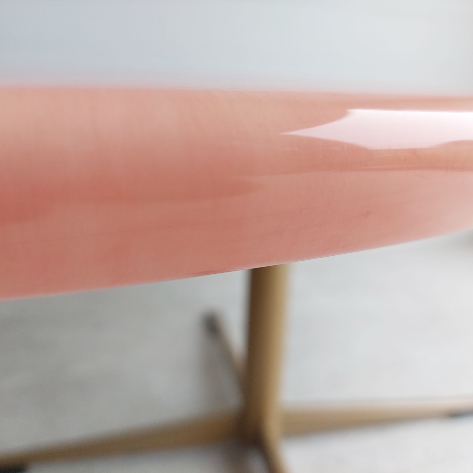 Mid Century Pink Oval Coffee Table Onyx Resin And Gilt Metal X Base, Italy 1970s photo 315.0