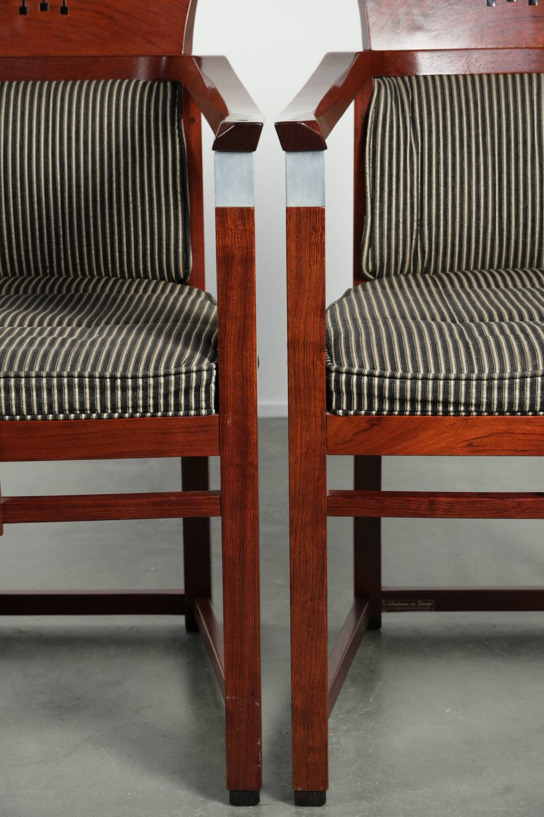 photo vintage Set Van 4 Stoffen Eetkamerstoelen Met Armleuningen Uit De Decoforma Serie Van Schuitema, In Goede Staat