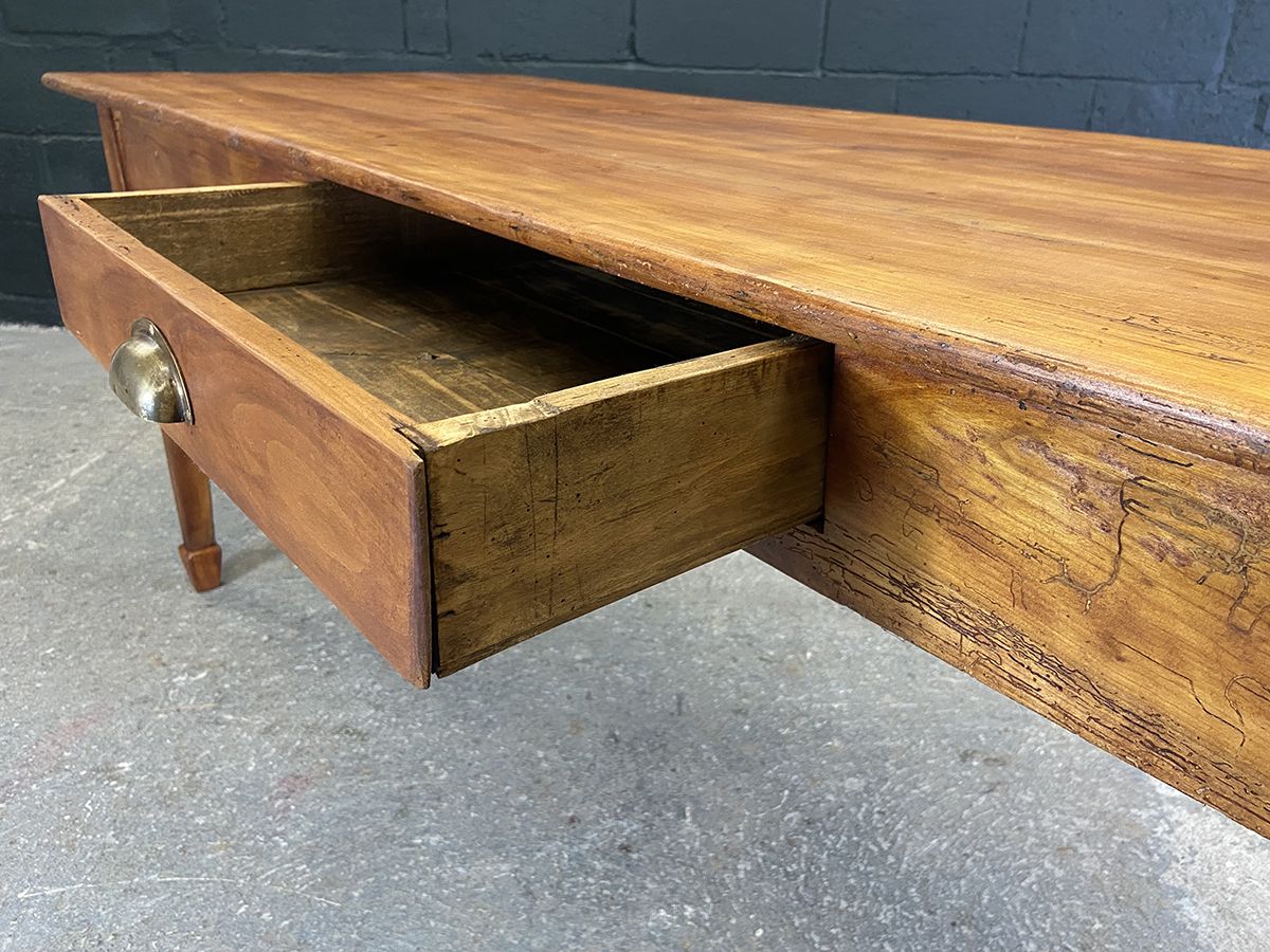 photo vintage Antique French Fruit Wood Farmhouse Dining Table