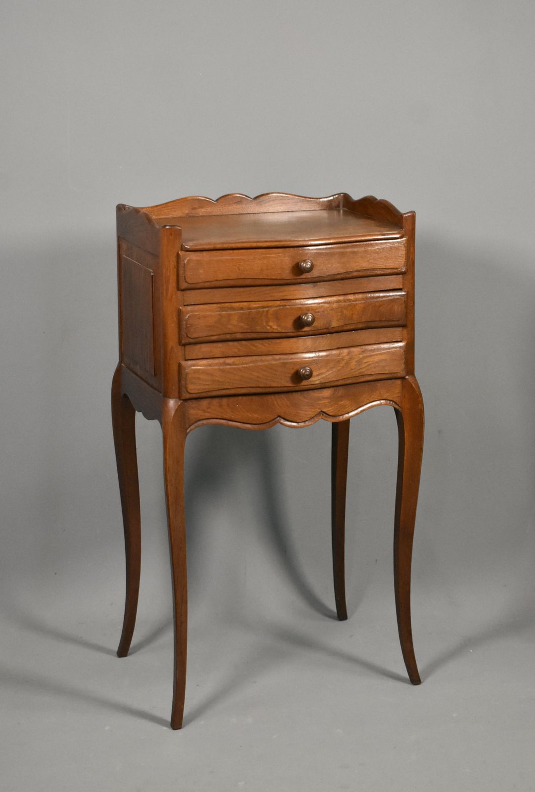 photo vinterior Pair Of French Oak Bedside Cabinets – Louis XVI Style, Mid Century