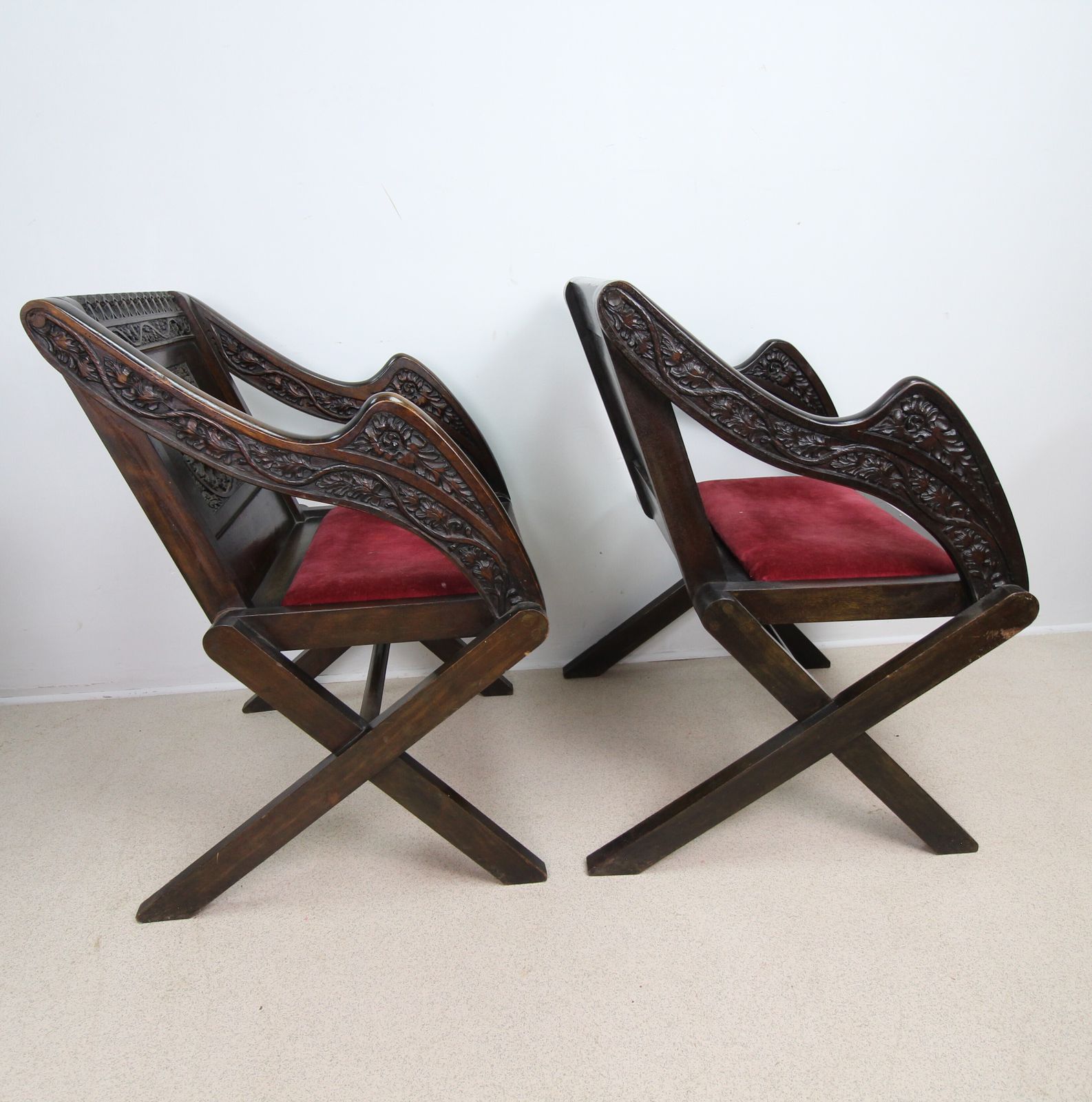950.0 Set Of 2 Vintage Oak Glastonbury Chairs photo