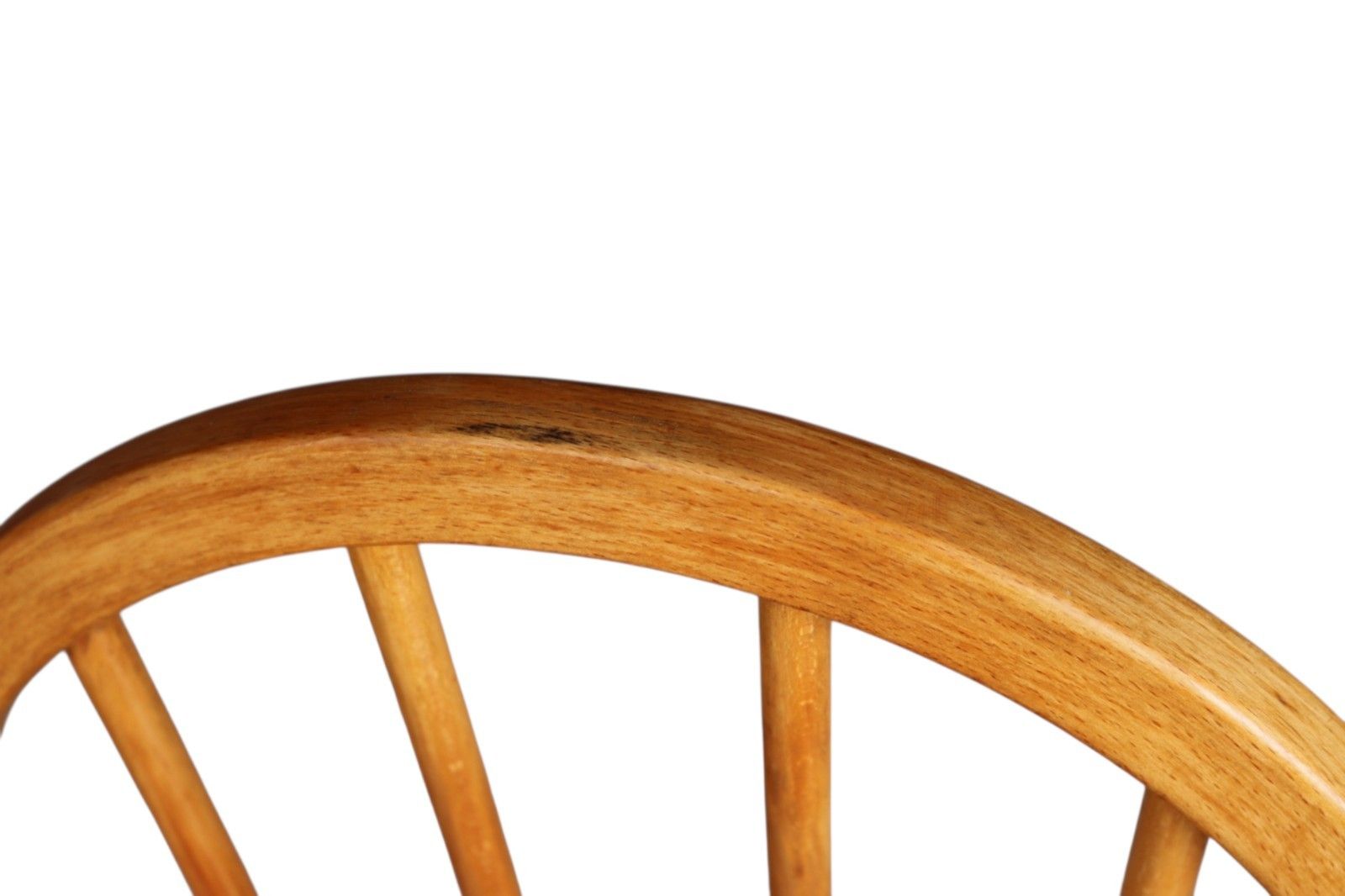 photo furniture Vintage Set Of 4 Ercol Blonde Hoop Back Dining Chairs