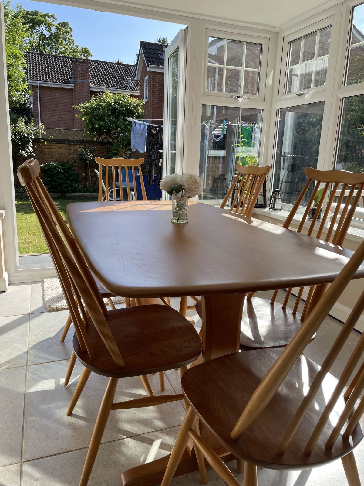 Ercol Windsor Dinning Table And 6 Goldsmith Chairs In Excellent Condition photo Furniture