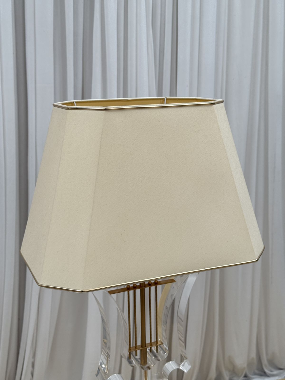photo furniture Rare 1970s Italian Hollywood Regency Lucite Table Lamp With Original Shade – Sculptural Harp Design
