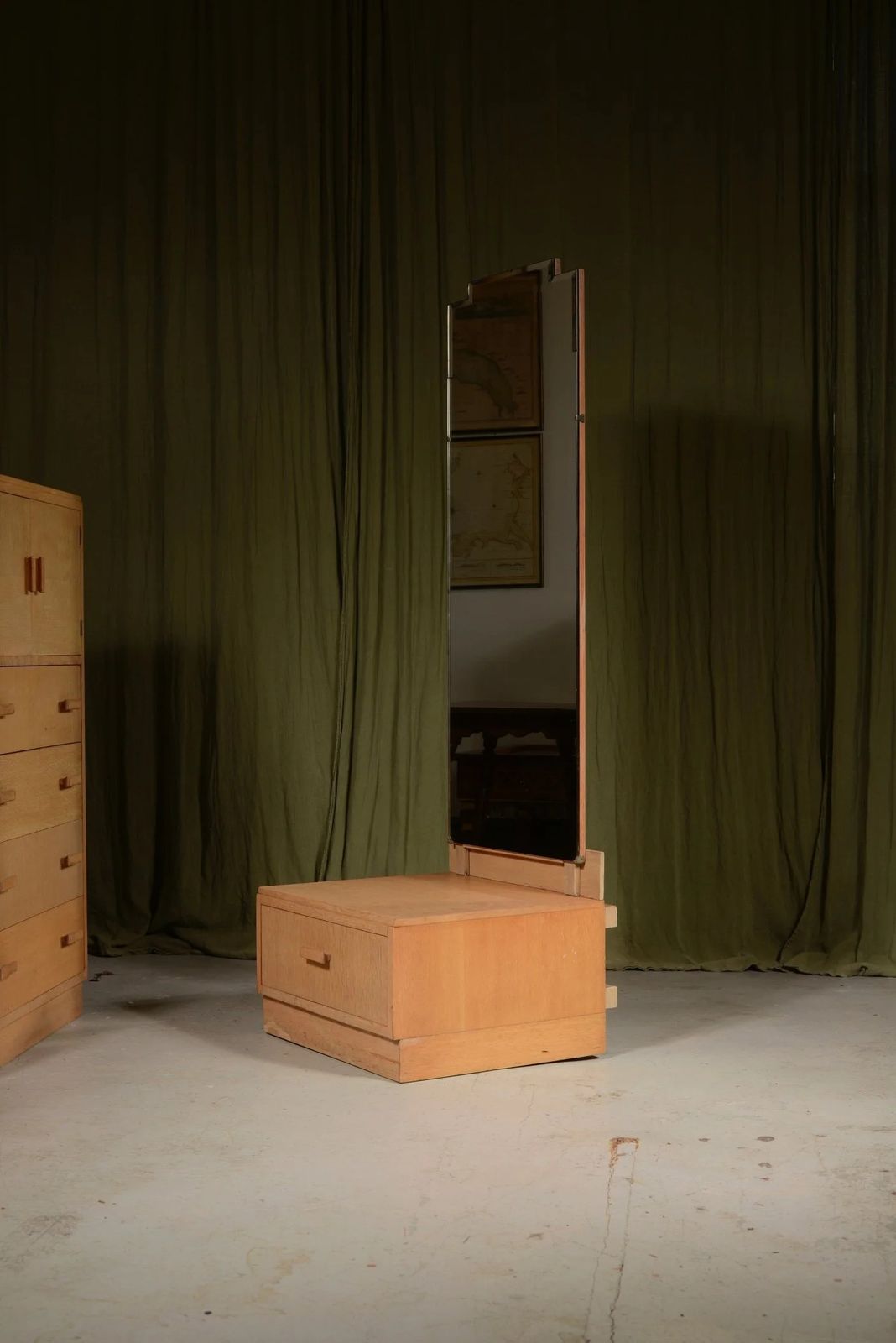 A Heal's Style Pale Oak Cheval Dressing Mirror By Good Furniture Units Ltd.   C.1930