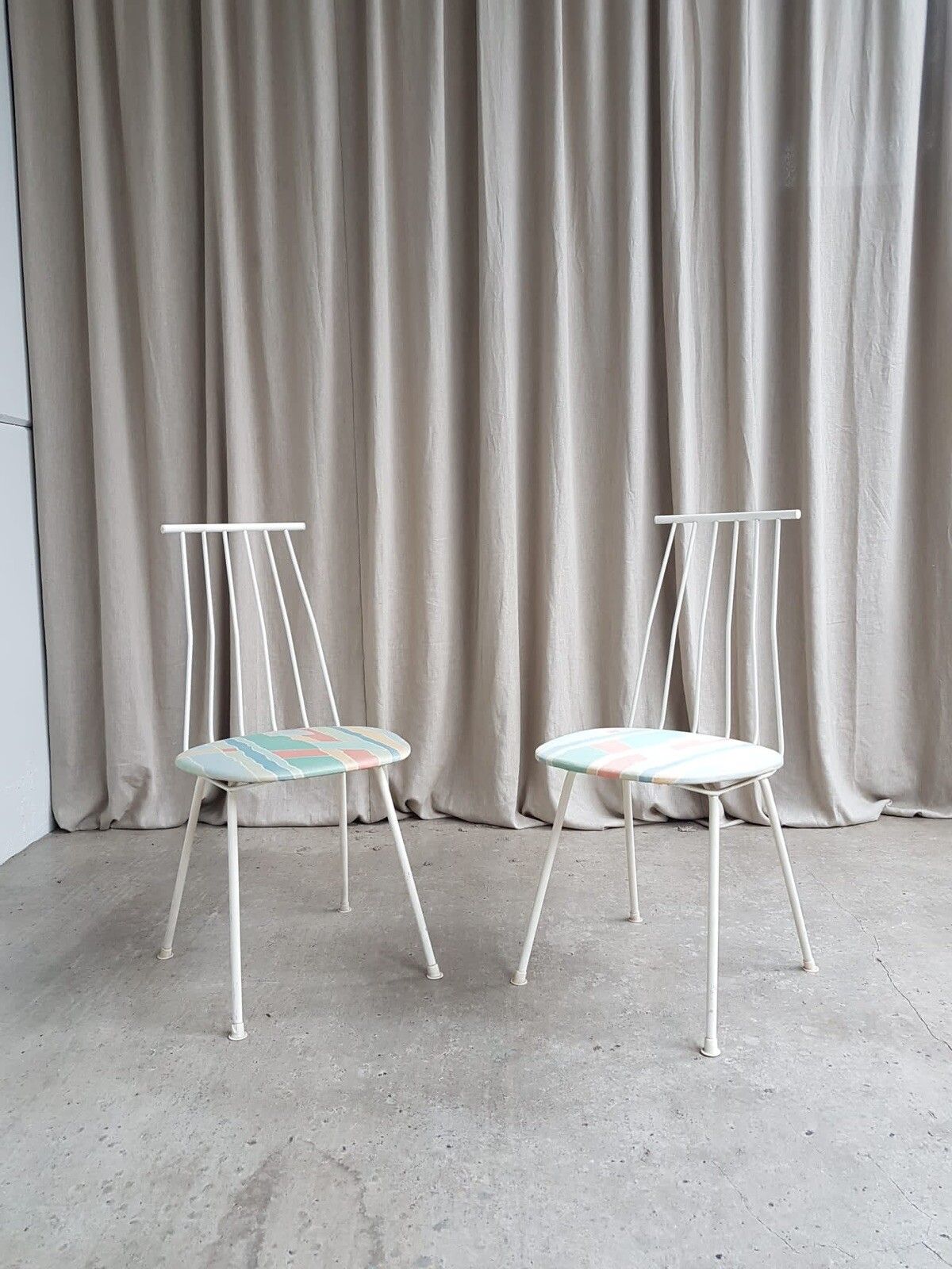Vtg Mid Century Pair Set Of 2 White Metal Modernist Dining  Kitchen Chairs  R45 photo for sale