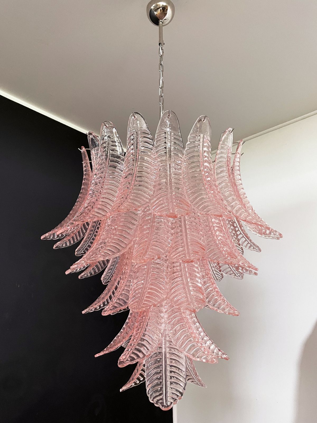photo furniture Huge Italian Murano Six Tier Pink Felci Glass Chandelier