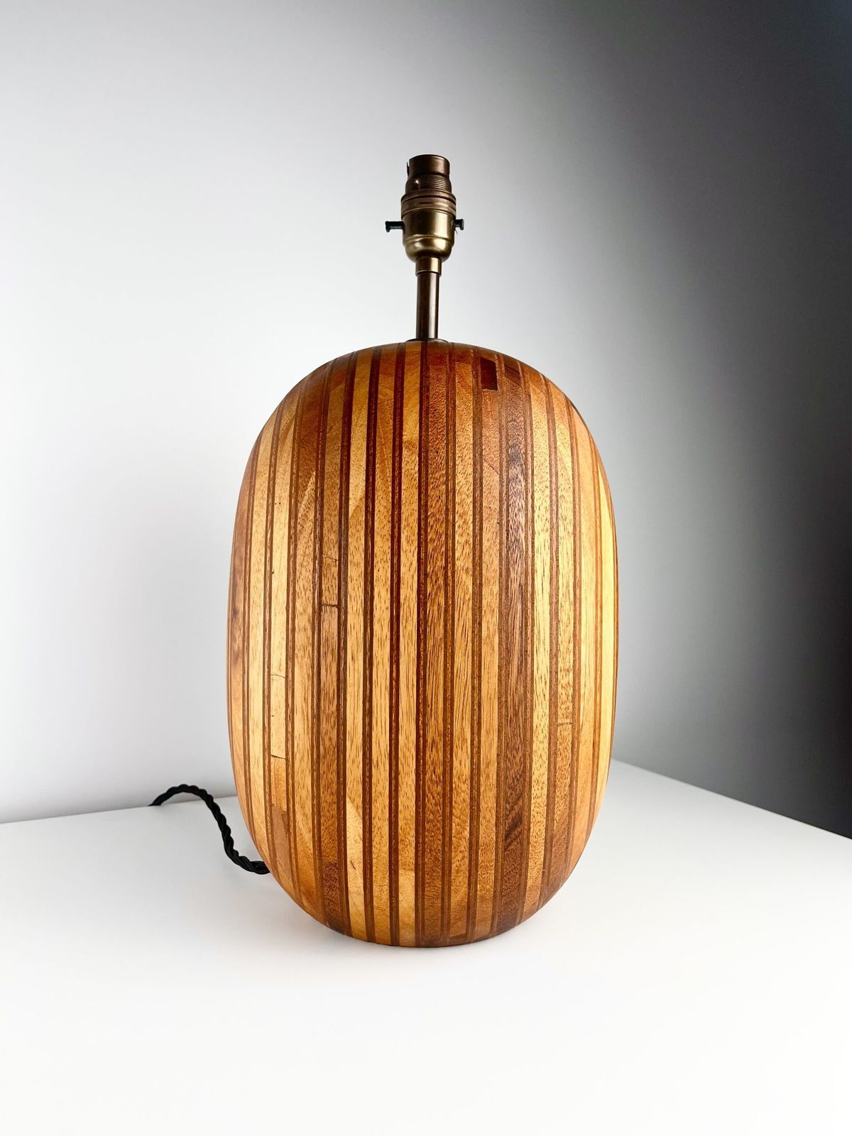 photo vintage Huge Modernist Mixed Wood Lamp Base, British 1960s