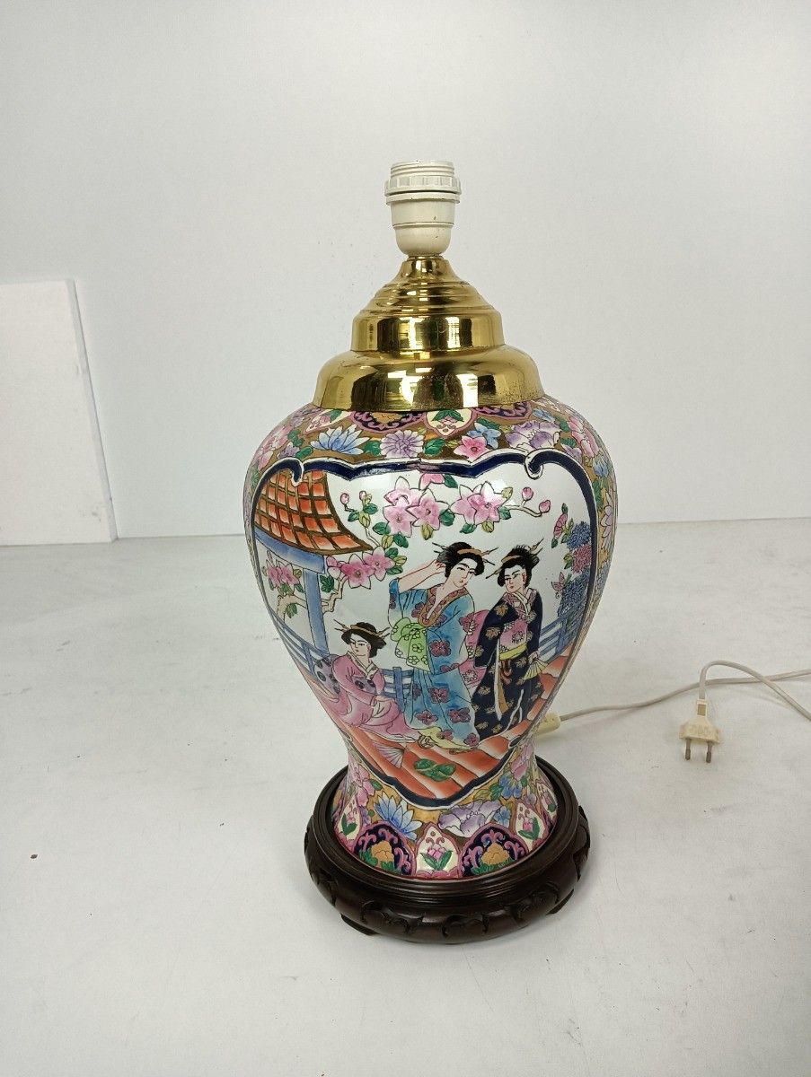 Vintage Porcelain Chinese Hand Painted Desk Table Lamp Qing Dynasty Famille Rose photo for sale