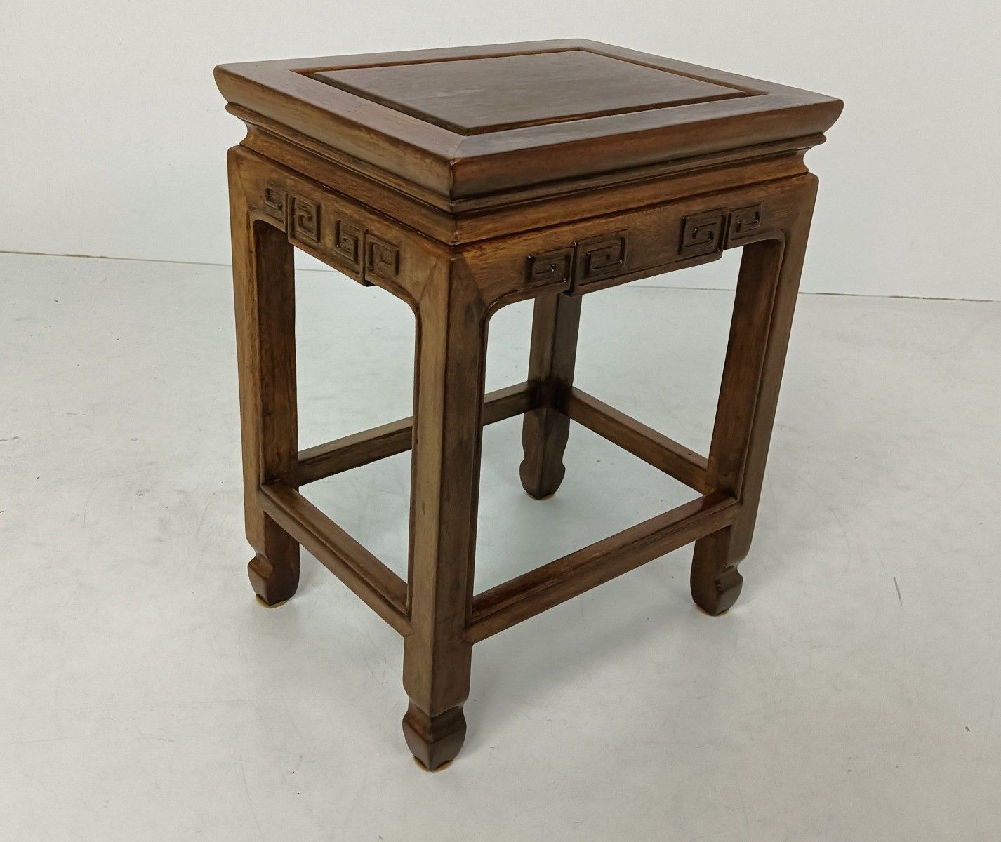 Small Vintage Carved Wooden Side Occasional Tea Wine Table Plant Bonsai Stand Lo photo vinterior