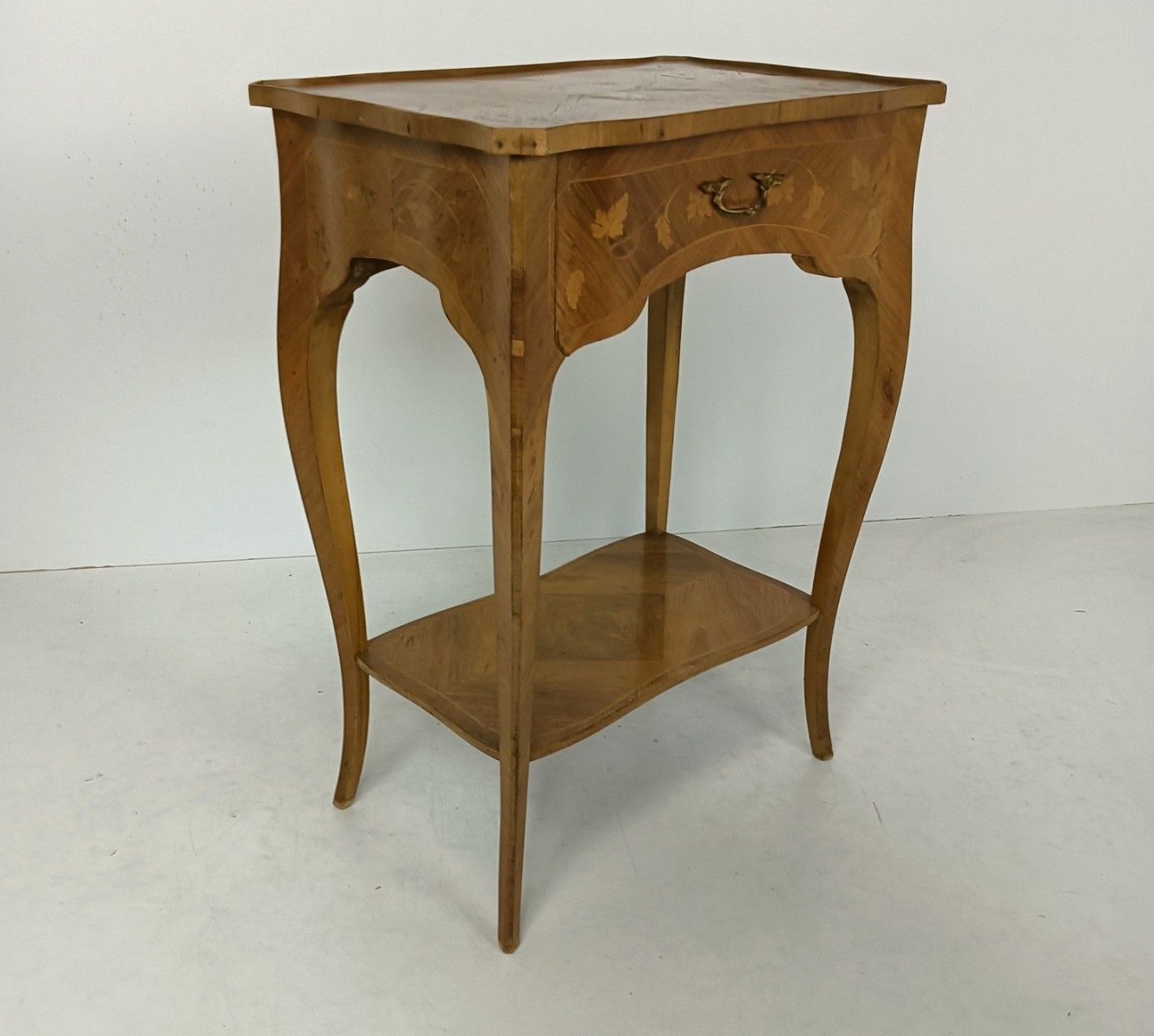 photo vinterior Gorgeous Marquetry Inlay  Table Cabinet Wood Italian End Table  Vintage Hallway