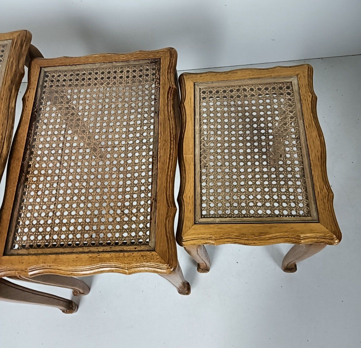 Set Of 3 Wooden Nesting Stacking Side Tables Rush Glass Barn Country Farmhouse S photo 425.0