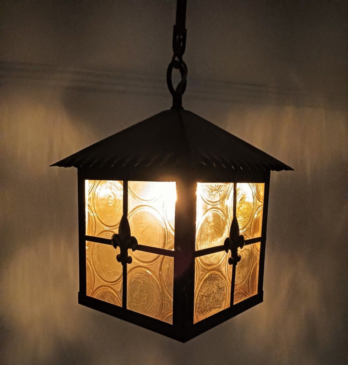 photo furniture Hall Lamp Chandelier Amber  Glass Wrought Iron Vintage Hanging Light 1 Light Fix