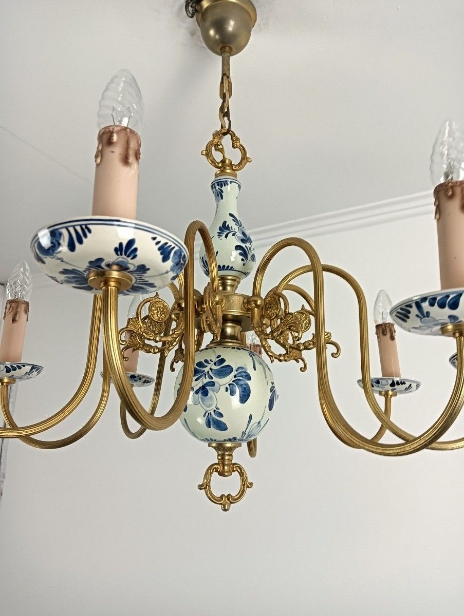 Large Delft Chandelier Blue White Porcelain Brass 8 Arm Lights Vintage Barn Styl photo for sale