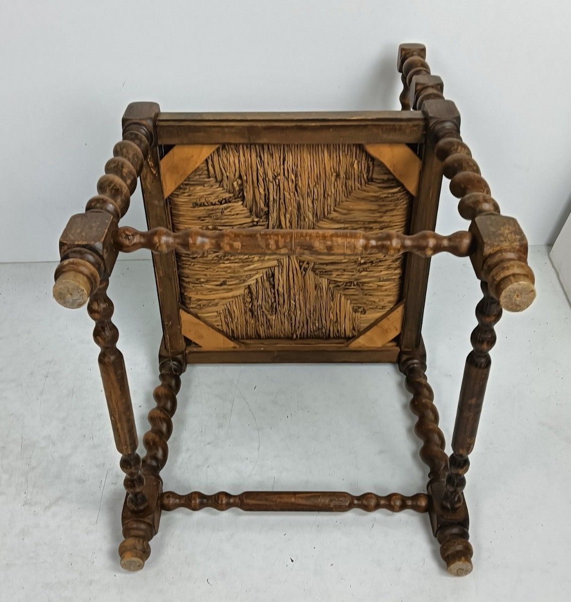 photo furniture Twisted Wooden Barley Twist Corner Chair Rush Seating Hobnails Edwardian Beautif