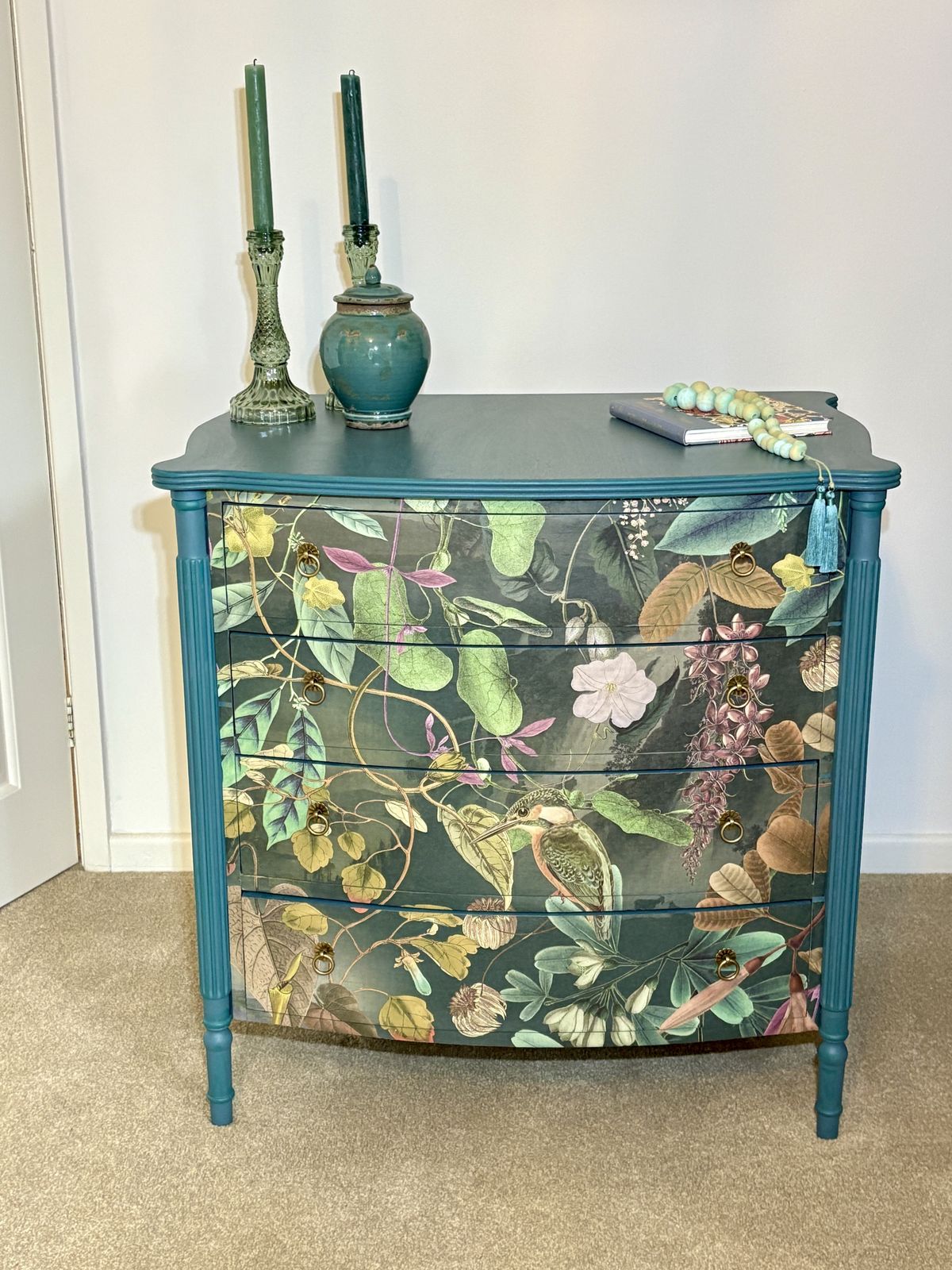 A Bespoke Georgian Serpentine Style Chest Of Drawers photo vinterior