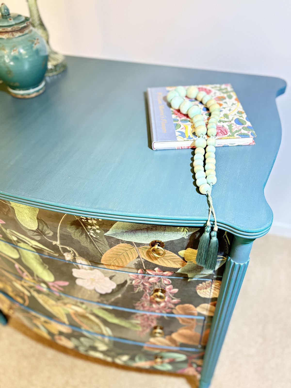 photo for sale A Bespoke Georgian Serpentine Style Chest Of Drawers
