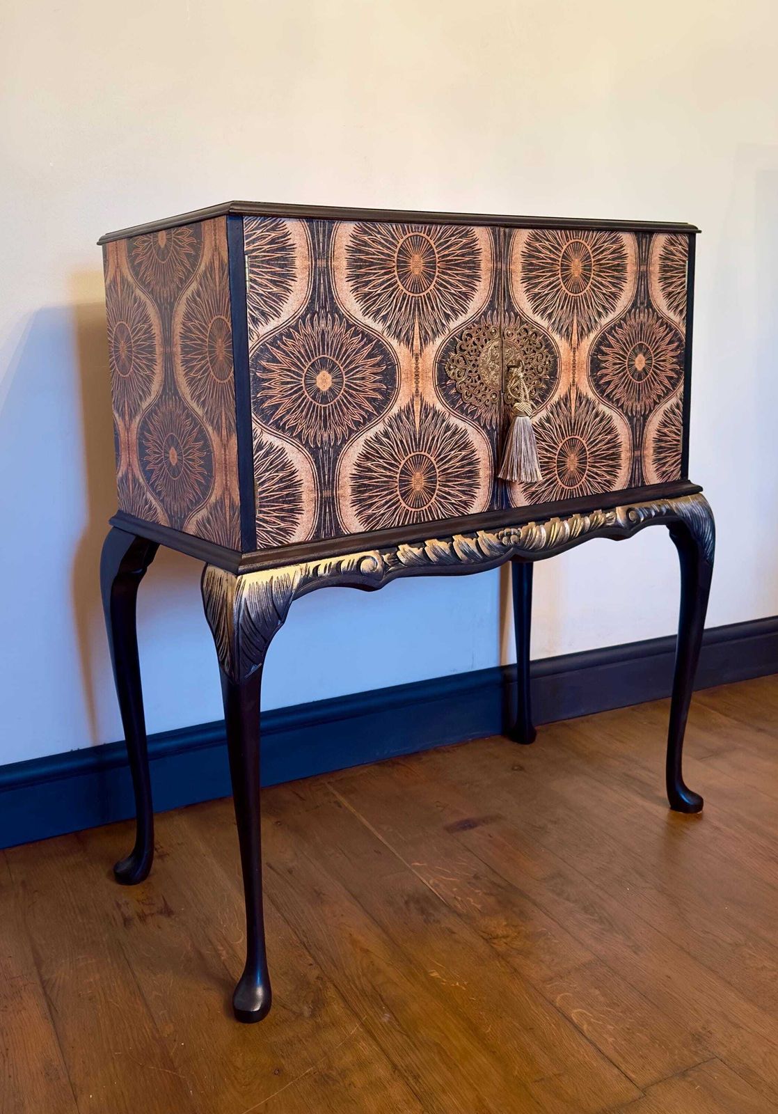Small Vintage Queen Anne Drinks / Cocktail Cabinet photo Furniture