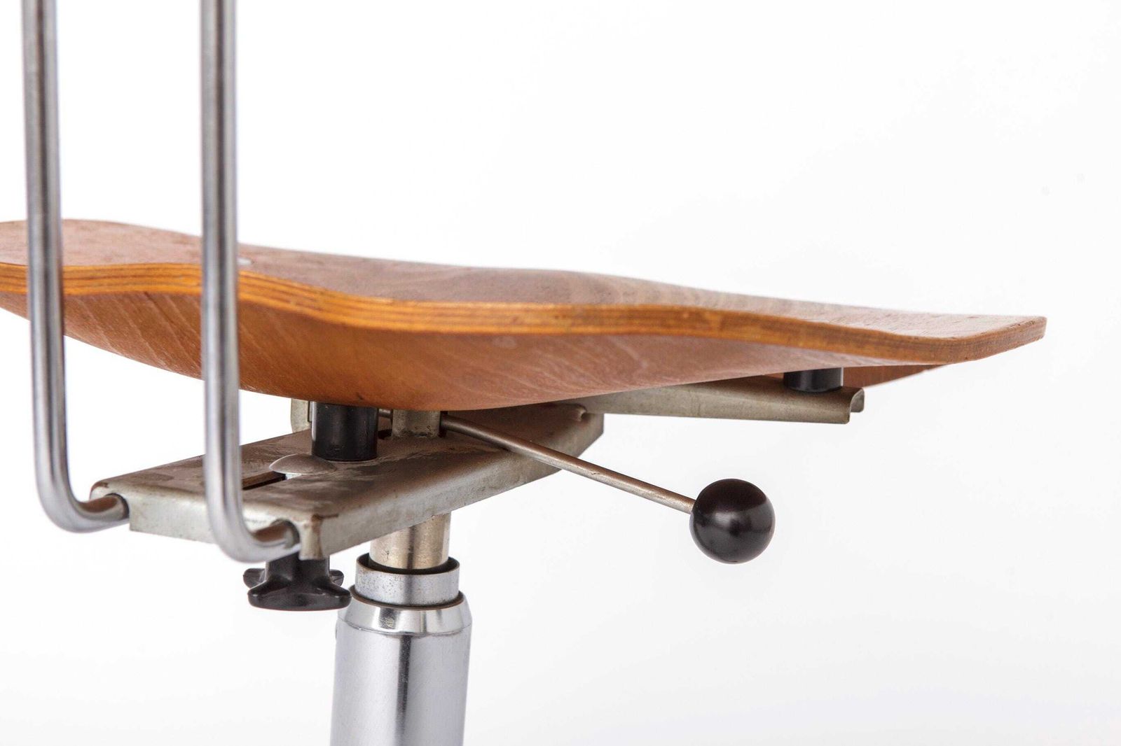 photo furniture Egon Eiermann Swivel Chair For Wilde & Spieth, Bauhaus Desk Chair 1950s, German Industrial Beech Chair