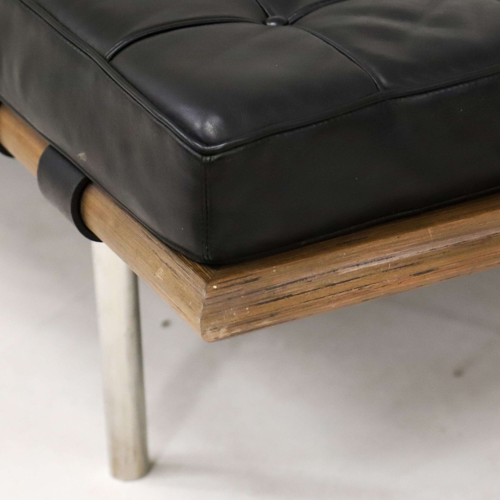 Vintage 1990s Barcelona Day Bed In Black Leather And Rosewood photo 1965.0
