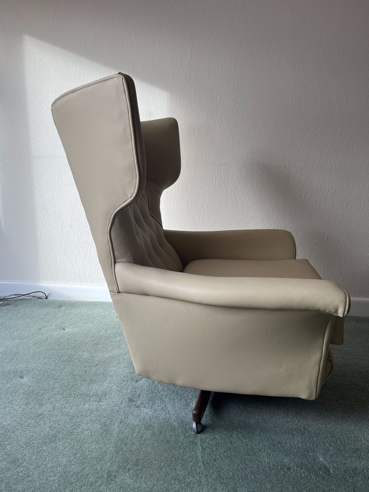 G Plan Blofeld 6250 Armchair, 1960s photo vinterior