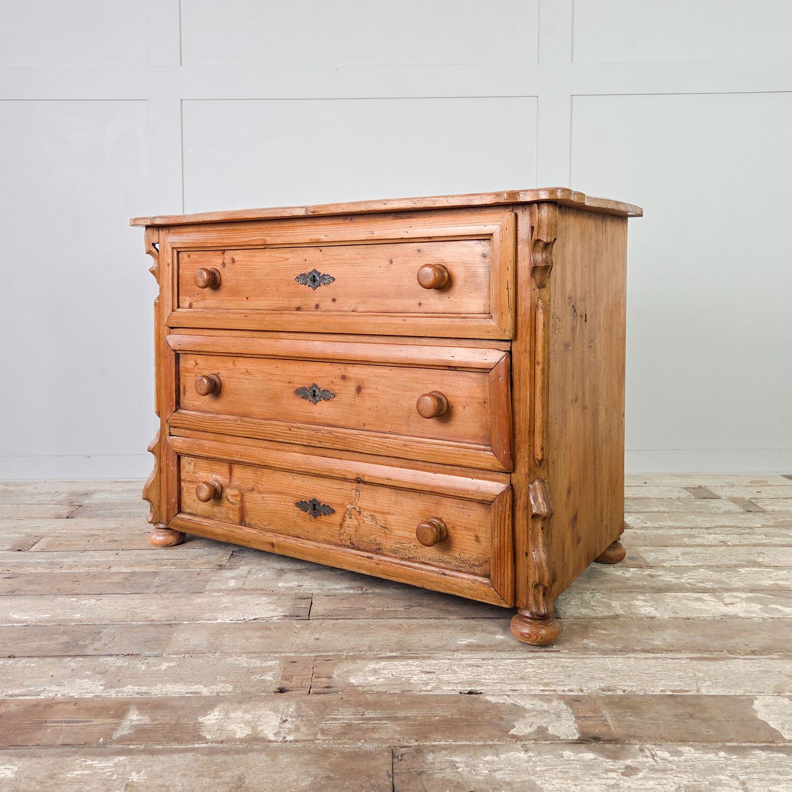 Antique Pine Chest Of Drawers Country Style photo 550.0