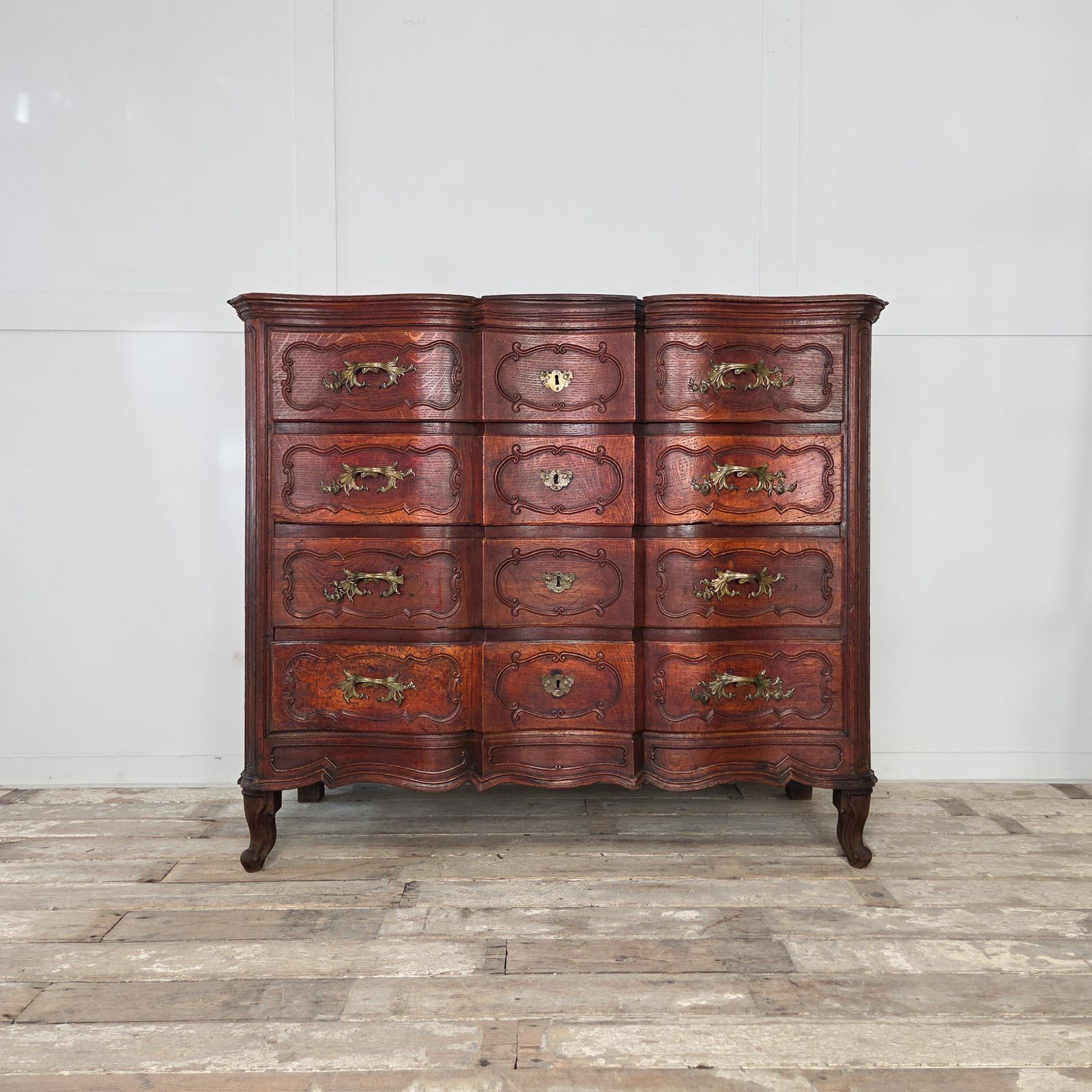 Antqieu French Serptentine Chest Of Drawers photo furniture