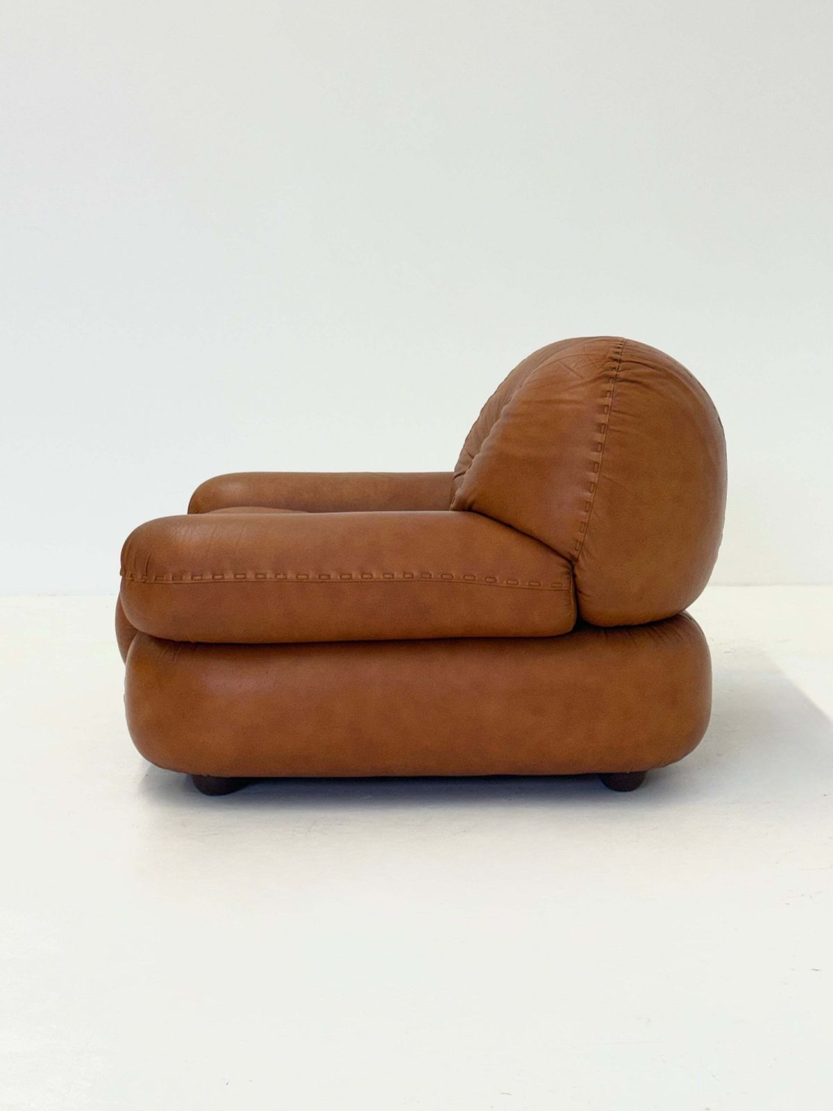 Cognac Brown Leather Sapporo Armchair For Mobil Girgi photo for sale