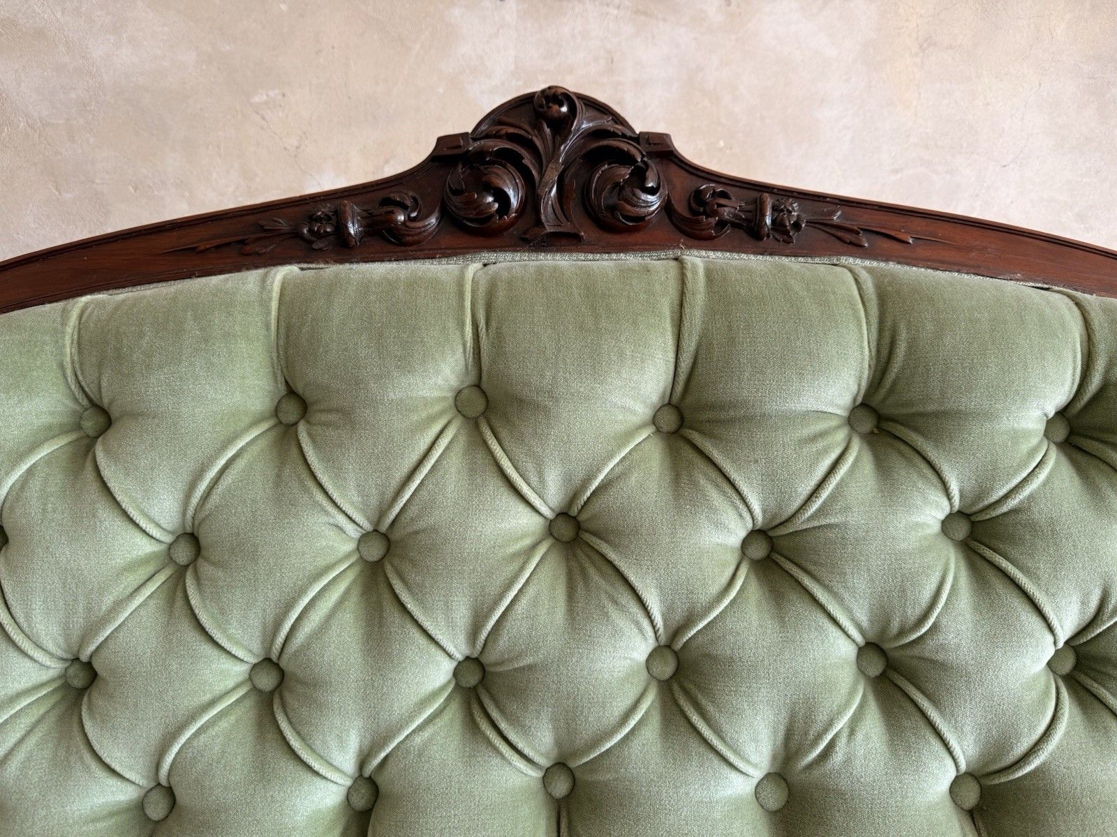 1199.0 Original Antique Carved Pastashio Green Chaise Longue Salon Sofa England 1880 C photo