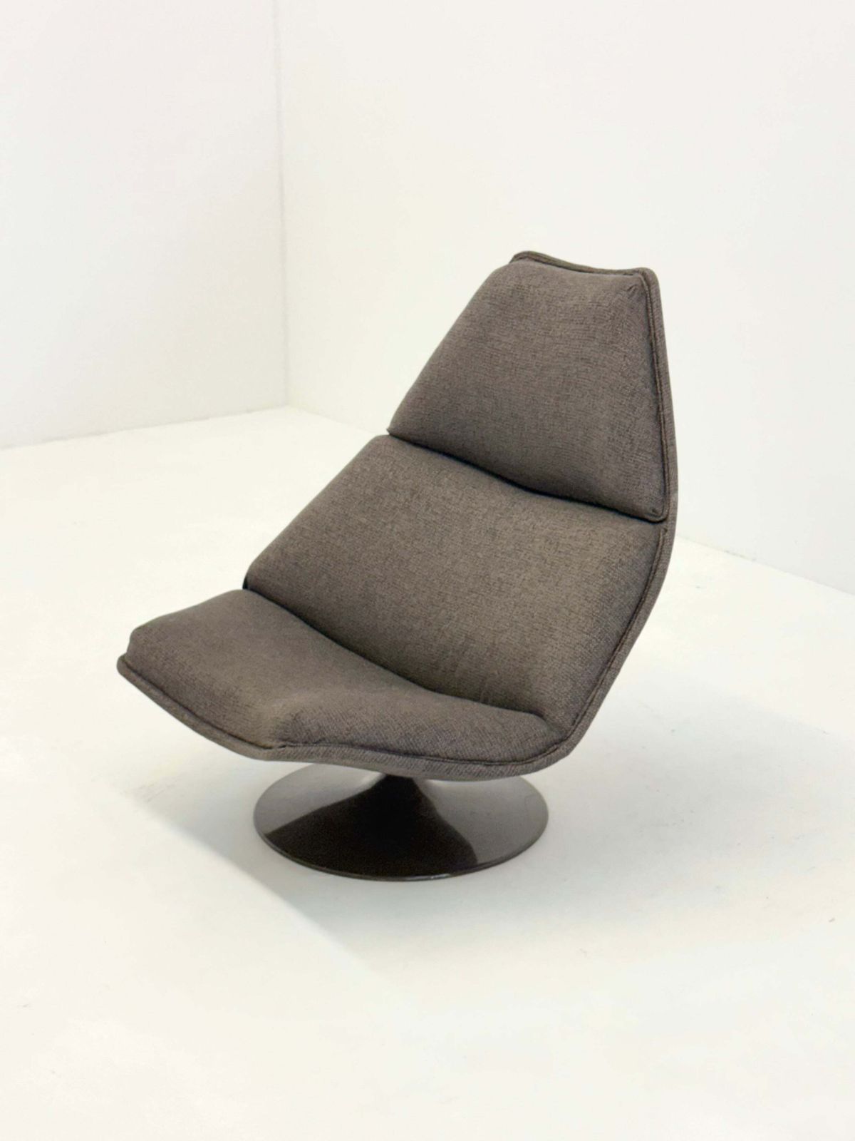 Artifort F510 Armchair By Geoffrey Harcourt photo 2300.0