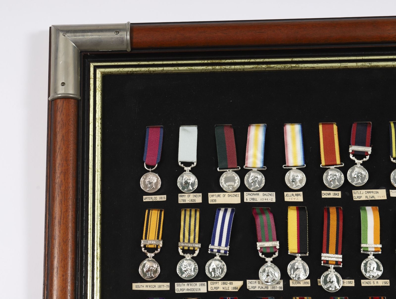 photo furniture Framed Display Of British Gallantry & Campaign Medals 20th Century