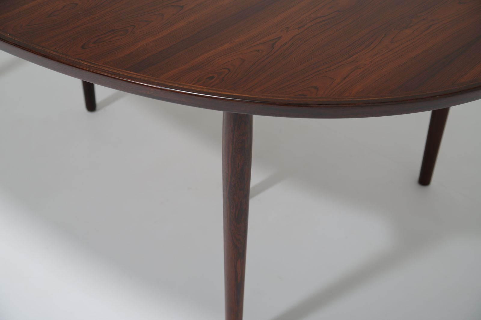 photo buy Arne Vodder Model 212 Figured Rosewood Dining Table: 10 Seater Extending 10 Seater For Sibast Mobler, 1960s