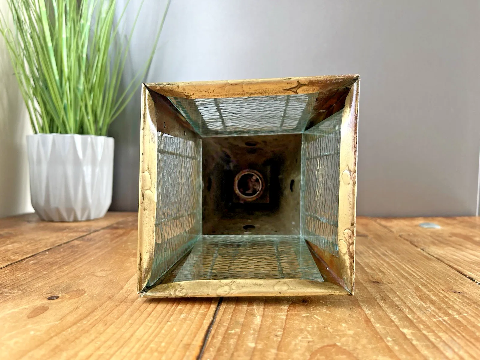 photo vinterior Antique Arts & Crafts Textured Brass & Glass Pendant Lantern Porch Lamp Light