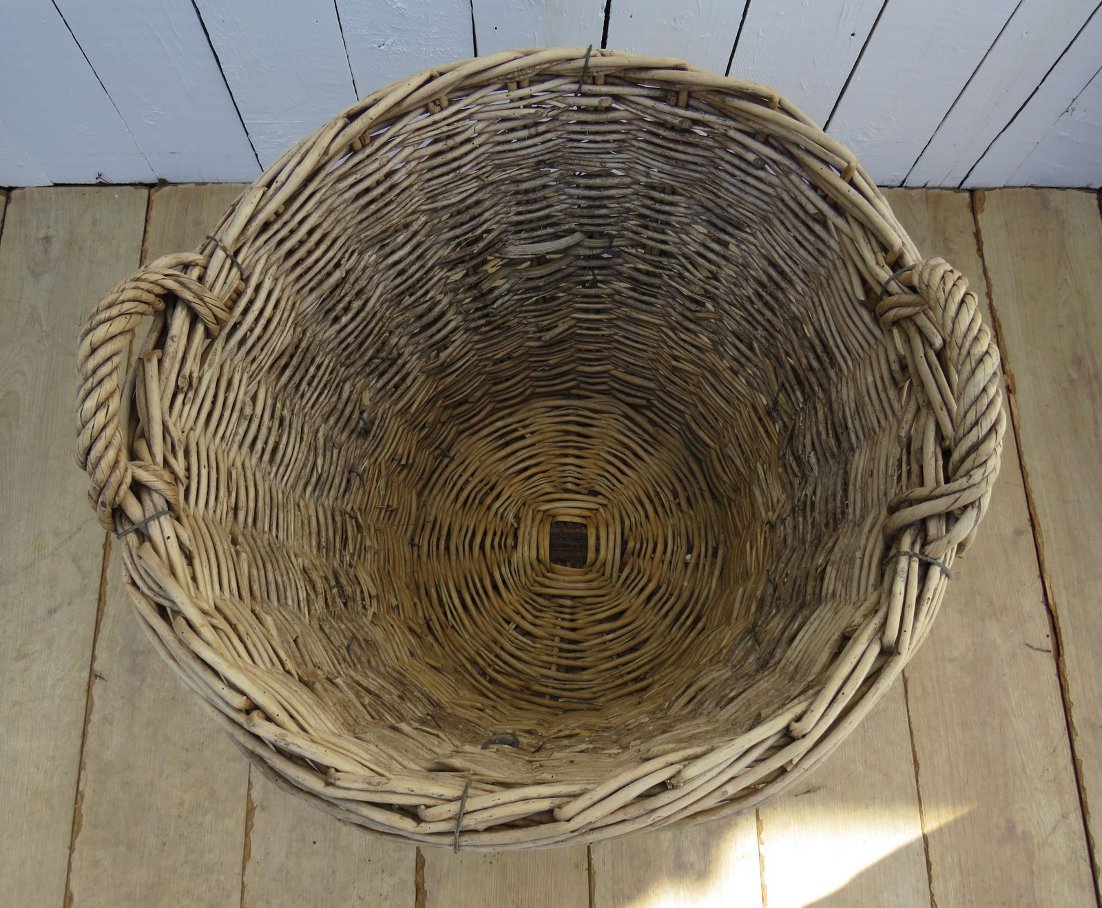 Antique Champagne Harvest Log Basket photo 245.0