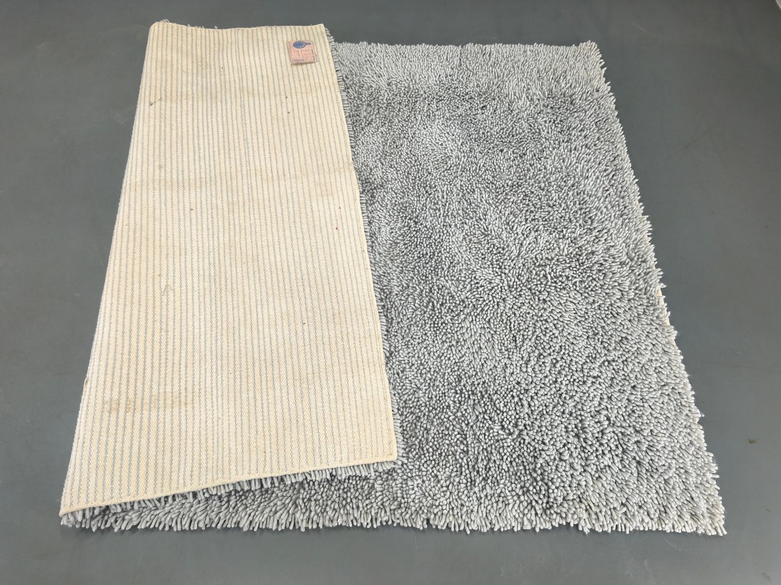 Danish Wool Shag Rug By C. Olesen, Light Grey, 1990s photo vintage