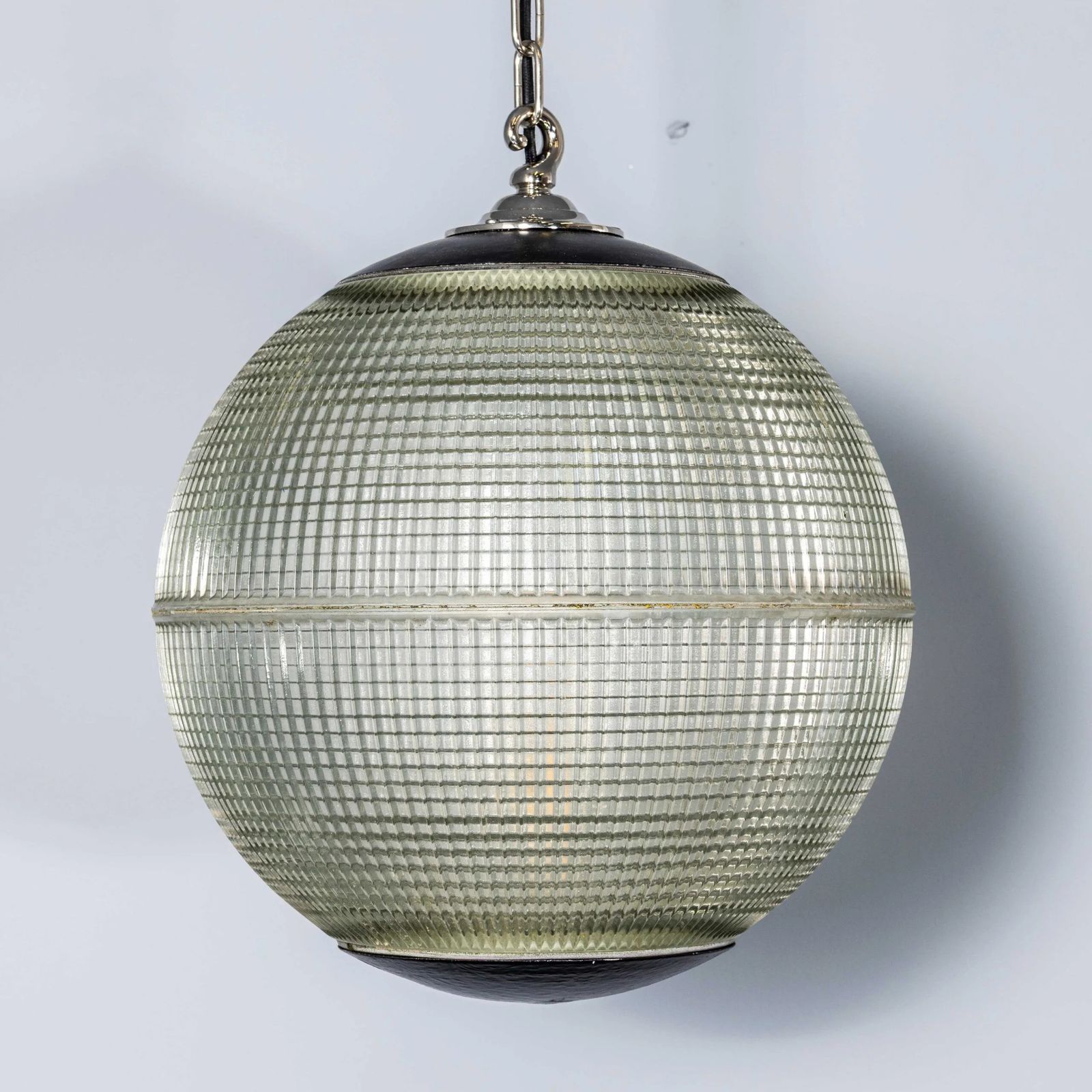 photo vintage 1960’s Original Holophane Parisian Glass Globe Lamps – Large 16 Inch