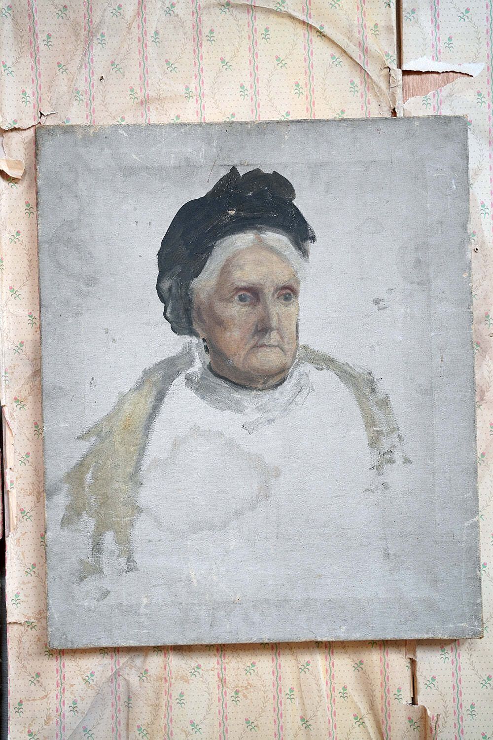 A Late Victorian Unfinished Oil On Canvas Portrait Of An Elderly Lady C.1880 photo furniture