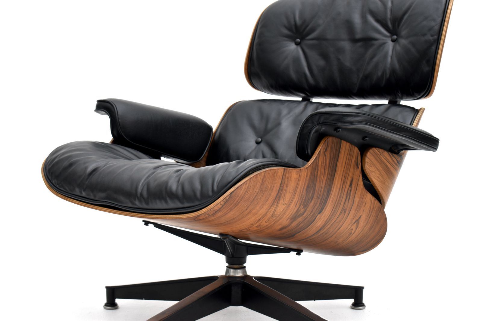 Early 1960s  Production Vintage Eames Lounge Chair For Herman Miller photo for sale