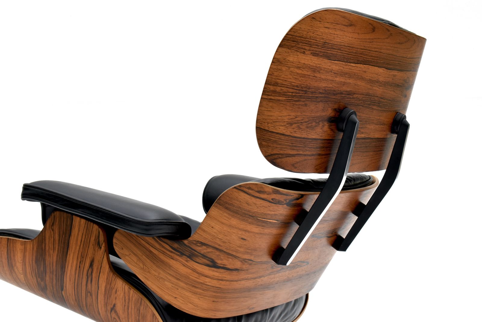 photo furniture Early 1960s  Production Vintage Eames Lounge Chair For Herman Miller