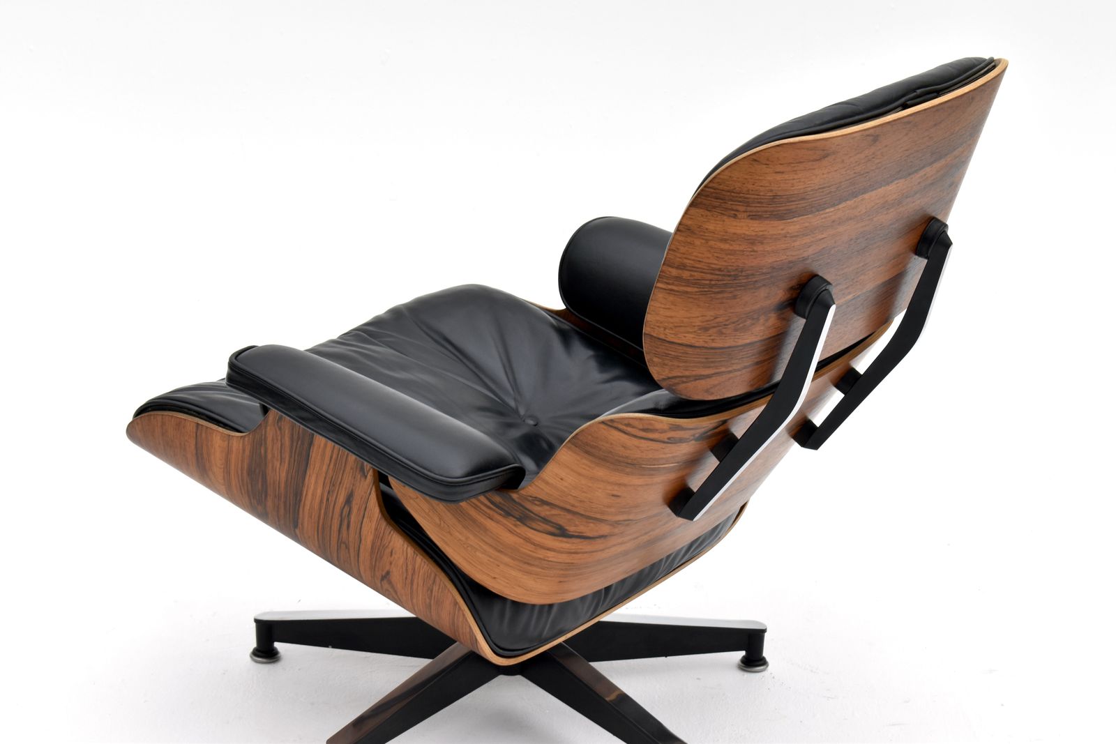 photo for sale Early 1960s  Production Vintage Eames Lounge Chair For Herman Miller